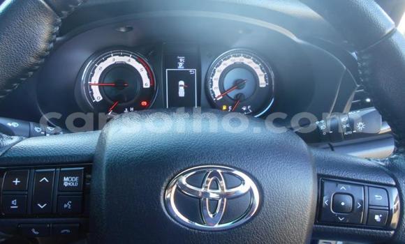 اشتري مستعمل Toyota Hilux White سيارة في Maseru في Maseru اشتري مستعمل Toyota Hilux White سيارة في Maseru في Maseru