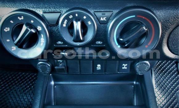 اشتري مستعمل Toyota Hilux White سيارة في Maseru في Maseru اشتري مستعمل Toyota Hilux White سيارة في Maseru في Maseru