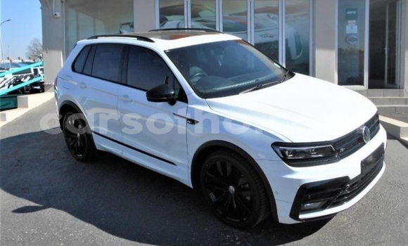 Sayi Na hannu Volkswagen Tiguan White Mota in Roma a Maseru Sayi Na hannu Volkswagen Tiguan White Mota in Roma a Maseru