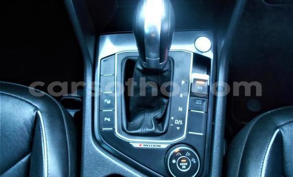 Sayi Na hannu Volkswagen Tiguan White Mota in Roma a Maseru Sayi Na hannu Volkswagen Tiguan White Mota in Roma a Maseru