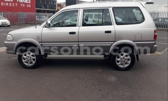 Acheter Occasion Voiture Toyota Ventury Gris à Hlotse, Leribe Acheter Occasion Voiture Toyota Ventury Gris à Hlotse, Leribe