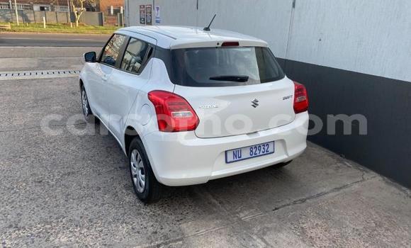 اشتري مستعمل Suzuki Swift White سيارة في Mafeteng في Mafeteng اشتري مستعمل Suzuki Swift White سيارة في Mafeteng في Mafeteng