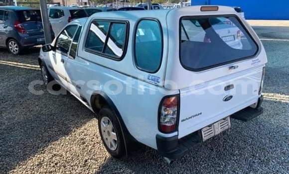 Buy Used Ford B-MAX White Car in Maseru in Maseru Buy Used Ford B-MAX White Car in Maseru in Maseru