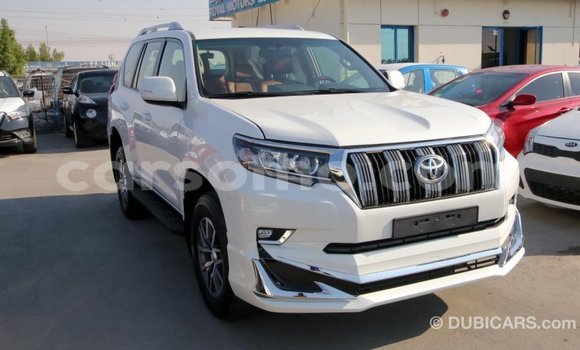 Acheter Import Voiture Toyota Prado Blanc à Import - Dubai, Maseru Acheter Import Voiture Toyota Prado Blanc à Import - Dubai, Maseru