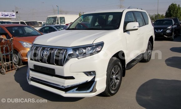 Acheter Import Voiture Toyota Prado Blanc à Import - Dubai, Maseru Acheter Import Voiture Toyota Prado Blanc à Import - Dubai, Maseru