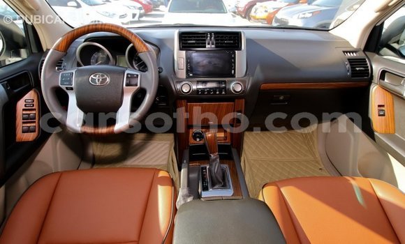 Acheter Import Voiture Toyota Prado Blanc à Import - Dubai, Maseru Acheter Import Voiture Toyota Prado Blanc à Import - Dubai, Maseru
