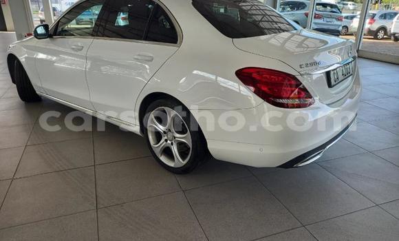 Sayi Na hannu Mercedes-Benz C–Class White Mota in Maseru a Maseru Sayi Na hannu Mercedes-Benz C–Class White Mota in Maseru a Maseru