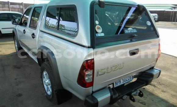 Sayi Na hannu Isuzu KB Silver Mota in Maseru a Maseru Sayi Na hannu Isuzu KB Silver Mota in Maseru a Maseru