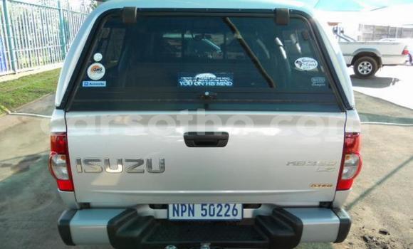 Sayi Na hannu Isuzu KB Silver Mota in Maseru a Maseru Sayi Na hannu Isuzu KB Silver Mota in Maseru a Maseru