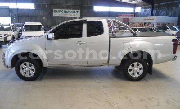 Sayi Na hannu Isuzu KB Silver Mota in Maseru a Maseru Sayi Na hannu Isuzu KB Silver Mota in Maseru a Maseru