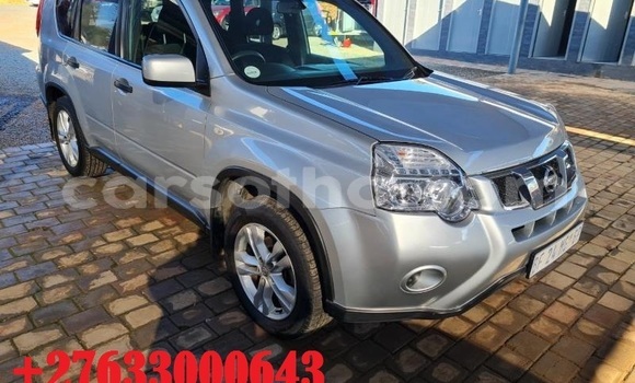 Sayi Na hannu Nissan X–Trail Silver Mota in Maseru a Maseru Sayi Na hannu Nissan X–Trail Silver Mota in Maseru a Maseru