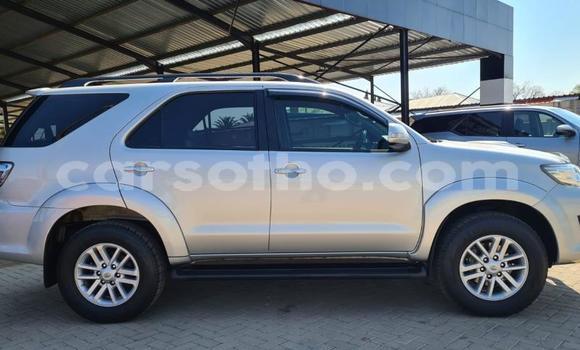 Acheter Occasion Voiture Toyota Fortuner Gris à Butha–Buthe, Thaba-Tseka Acheter Occasion Voiture Toyota Fortuner Gris à Butha–Buthe, Thaba-Tseka