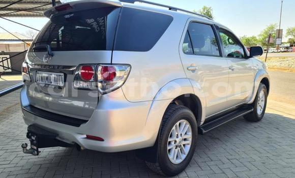 Acheter Occasion Voiture Toyota Fortuner Gris à Butha–Buthe, Thaba-Tseka Acheter Occasion Voiture Toyota Fortuner Gris à Butha–Buthe, Thaba-Tseka