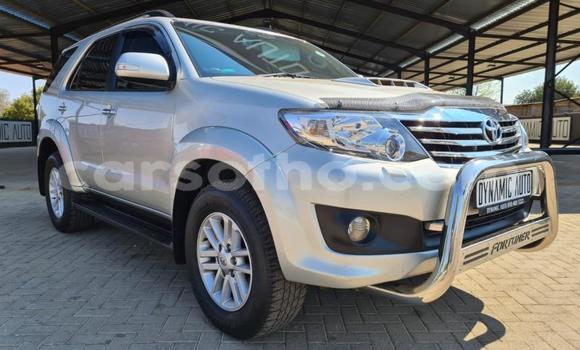 Acheter Occasion Voiture Toyota Fortuner Gris à Butha–Buthe, Thaba-Tseka Acheter Occasion Voiture Toyota Fortuner Gris à Butha–Buthe, Thaba-Tseka
