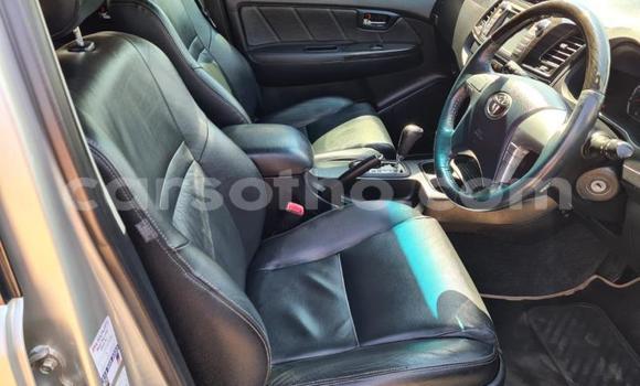 Acheter Occasion Voiture Toyota Fortuner Gris à Butha–Buthe, Thaba-Tseka Acheter Occasion Voiture Toyota Fortuner Gris à Butha–Buthe, Thaba-Tseka