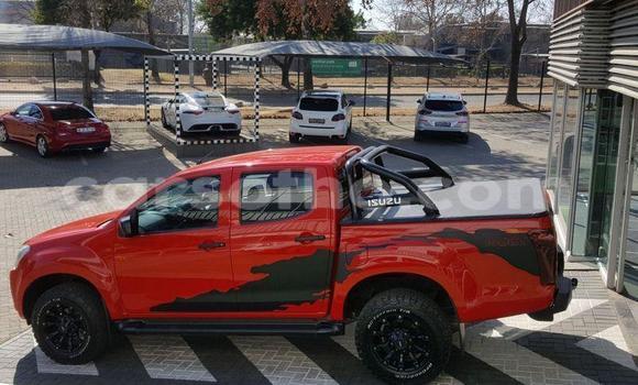 Acheter Occasion Voiture Isuzu KB Rouge à Butha–Buthe, Thaba-Tseka Acheter Occasion Voiture Isuzu KB Rouge à Butha–Buthe, Thaba-Tseka