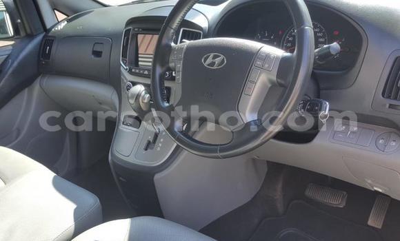 Acheter Occasion Voiture Hyundai H1 Blanc à Butha–Buthe, Thaba-Tseka Acheter Occasion Voiture Hyundai H1 Blanc à Butha–Buthe, Thaba-Tseka