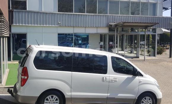 Acheter Occasion Voiture Hyundai H1 Blanc à Butha–Buthe, Thaba-Tseka Acheter Occasion Voiture Hyundai H1 Blanc à Butha–Buthe, Thaba-Tseka