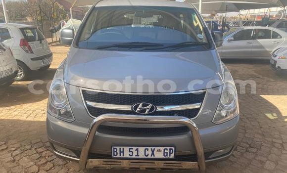 Sayi Na hannu Hyundai H1 Silver Mota in Maseru a Maseru Sayi Na hannu Hyundai H1 Silver Mota in Maseru a Maseru