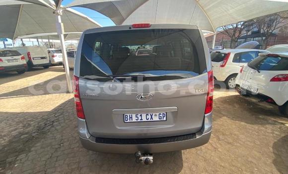 Sayi Na hannu Hyundai H1 Silver Mota in Maseru a Maseru Sayi Na hannu Hyundai H1 Silver Mota in Maseru a Maseru