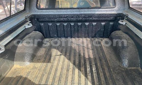 Sayi Na hannu Nissan Navara Silver Mota in Maseru a Maseru Sayi Na hannu Nissan Navara Silver Mota in Maseru a Maseru