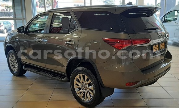 Acheter Occasion Voiture Toyota Fortuner Gris à Maseru, Maseru Acheter Occasion Voiture Toyota Fortuner Gris à Maseru, Maseru