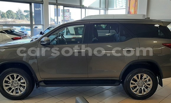 Acheter Occasion Voiture Toyota Fortuner Gris à Maseru, Maseru Acheter Occasion Voiture Toyota Fortuner Gris à Maseru, Maseru