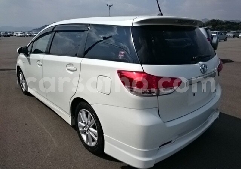 Big with watermark toyota wish butha buthe butha buthe 22975