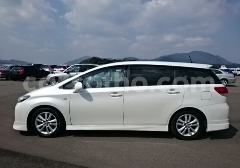 Big with watermark toyota wish butha buthe butha buthe 22975