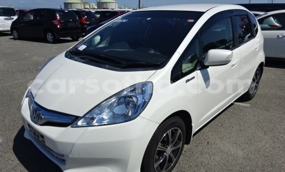 اشتري مستعمل Honda FIT White سيارة في Butha Buthe في Butha-Buthe اشتري مستعمل Honda FIT White سيارة في Butha Buthe في Butha-Buthe