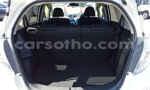 اشتري مستعمل Honda FIT White سيارة في Butha Buthe في Butha-Buthe اشتري مستعمل Honda FIT White سيارة في Butha Buthe في Butha-Buthe