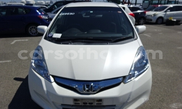 اشتري مستعمل Honda FIT White سيارة في Butha Buthe في Butha-Buthe اشتري مستعمل Honda FIT White سيارة في Butha Buthe في Butha-Buthe