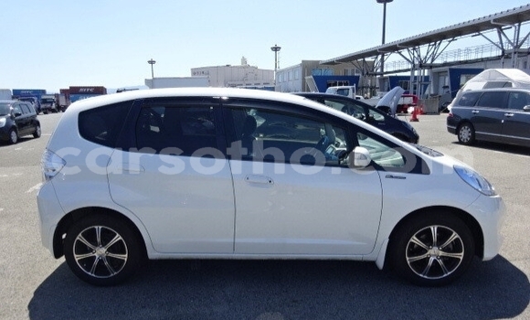 اشتري مستعمل Honda FIT White سيارة في Butha Buthe في Butha-Buthe اشتري مستعمل Honda FIT White سيارة في Butha Buthe في Butha-Buthe
