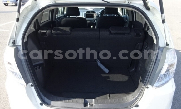 Acheter Occasion Voiture Honda FIT Blanc à Butha Buthe, Butha-Buthe Acheter Occasion Voiture Honda FIT Blanc à Butha Buthe, Butha-Buthe