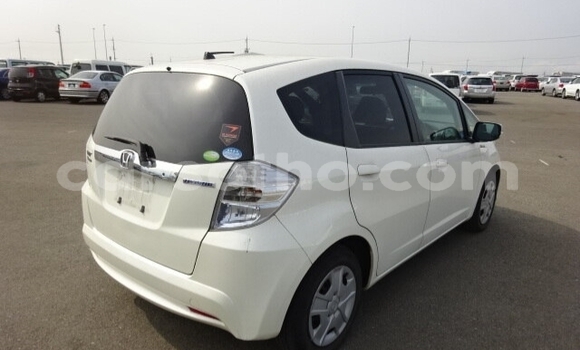 Acheter Occasion Voiture Honda FIT Blanc à Butha Buthe, Butha-Buthe Acheter Occasion Voiture Honda FIT Blanc à Butha Buthe, Butha-Buthe
