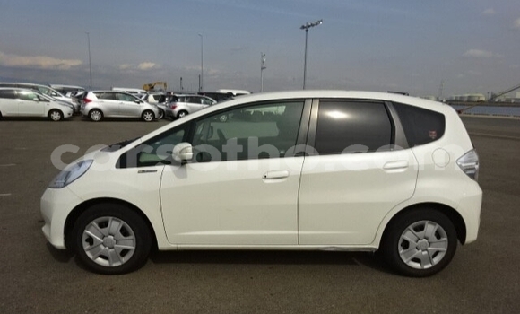 Acheter Occasion Voiture Honda FIT Blanc à Butha Buthe, Butha-Buthe Acheter Occasion Voiture Honda FIT Blanc à Butha Buthe, Butha-Buthe