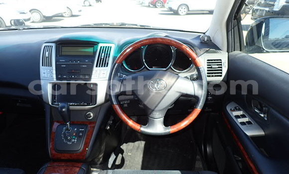 Sayi Na hannu Toyota Harrier Black Mota in Butha Buthe a Butha-Buthe Sayi Na hannu Toyota Harrier Black Mota in Butha Buthe a Butha-Buthe