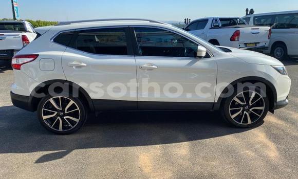 Sayi Na hannu Nissan Qashqai White Mota in Maseru a Maseru Sayi Na hannu Nissan Qashqai White Mota in Maseru a Maseru