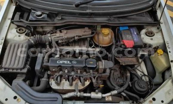 Sayi Na hannu Opel Corsa White Mota in Maseru a Maseru Sayi Na hannu Opel Corsa White Mota in Maseru a Maseru