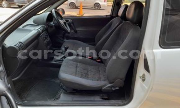 Sayi Na hannu Opel Corsa White Mota in Maseru a Maseru Sayi Na hannu Opel Corsa White Mota in Maseru a Maseru