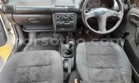 Sayi Na hannu Opel Corsa White Mota in Maseru a Maseru Sayi Na hannu Opel Corsa White Mota in Maseru a Maseru