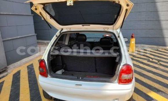 Sayi Na hannu Opel Corsa White Mota in Maseru a Maseru Sayi Na hannu Opel Corsa White Mota in Maseru a Maseru