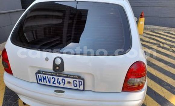 Sayi Na hannu Opel Corsa White Mota in Maseru a Maseru Sayi Na hannu Opel Corsa White Mota in Maseru a Maseru