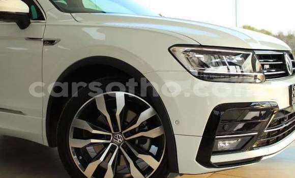 Buy Used Volkswagen Tiguan White Car in Maseru in Maseru Buy Used Volkswagen Tiguan White Car in Maseru in Maseru
