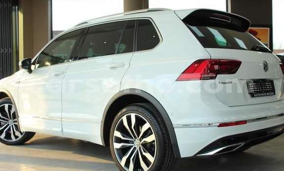 Buy Used Volkswagen Tiguan White Car in Maseru in Maseru Buy Used Volkswagen Tiguan White Car in Maseru in Maseru