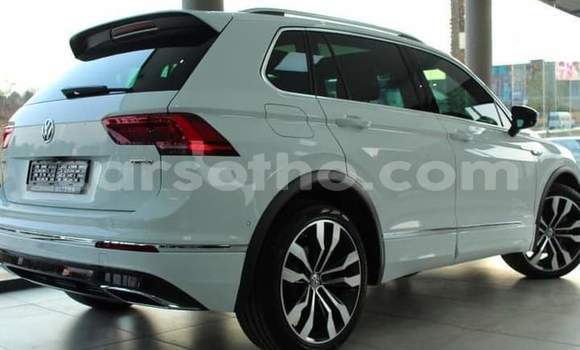 Buy Used Volkswagen Tiguan White Car in Maseru in Maseru Buy Used Volkswagen Tiguan White Car in Maseru in Maseru