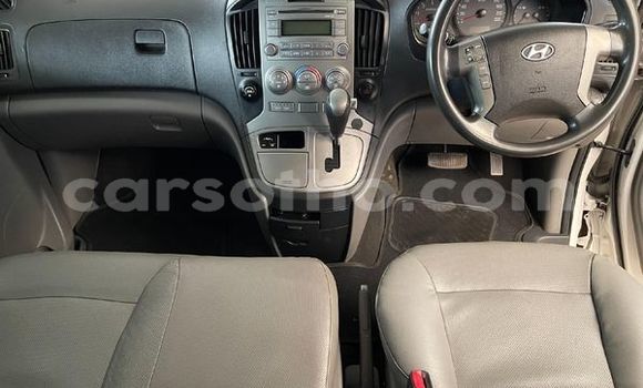 Buy Used Hyundai H1 White Car in Butha Buthe in Butha-Buthe Buy Used Hyundai H1 White Car in Butha Buthe in Butha-Buthe