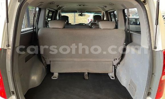 Buy Used Hyundai H1 White Car in Butha Buthe in Butha-Buthe Buy Used Hyundai H1 White Car in Butha Buthe in Butha-Buthe