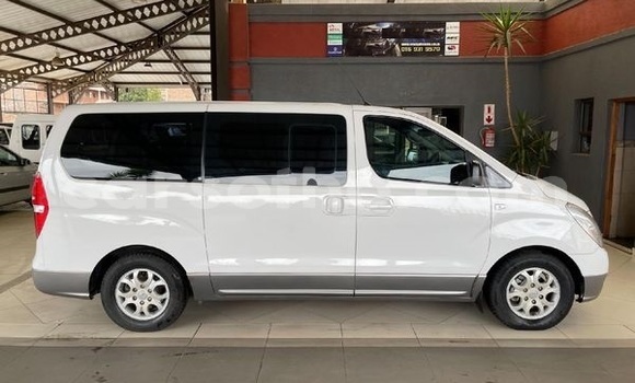 Buy Used Hyundai H1 White Car in Butha Buthe in Butha-Buthe Buy Used Hyundai H1 White Car in Butha Buthe in Butha-Buthe