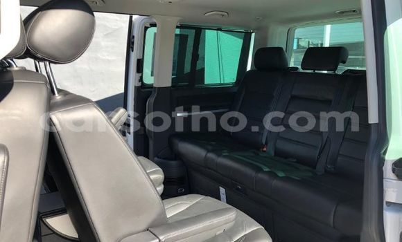 Acheter Occasion Voiture Volkswagen Caravelle Blanc à Butha–Buthe, Thaba-Tseka Acheter Occasion Voiture Volkswagen Caravelle Blanc à Butha–Buthe, Thaba-Tseka